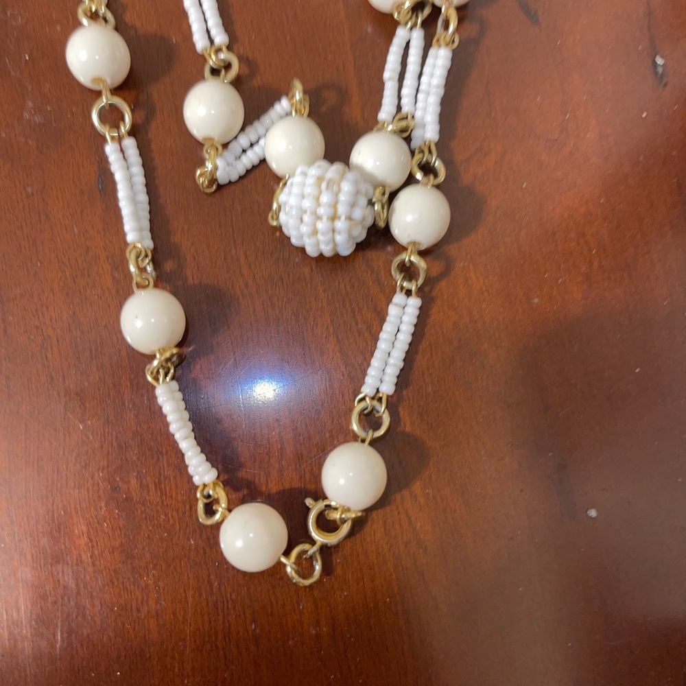 Long Pearl Beaded Necklace - Picture 4 of 9
